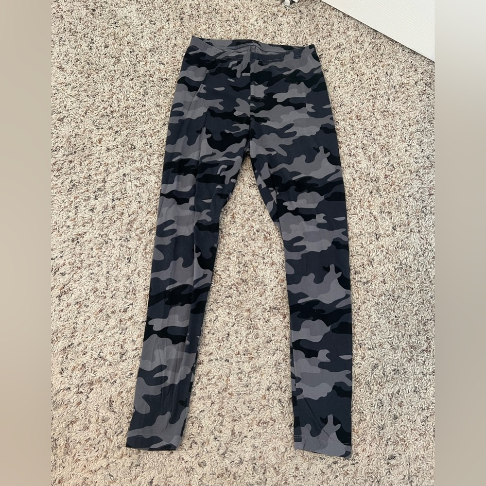 Old navy camo legging